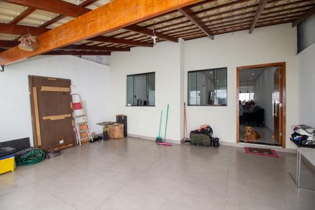 Casa à venda com 90m², 3 quartos e 2 vagasVaranda