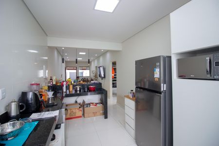 Casa à venda com 90m², 3 quartos e 2 vagasCozinha e Área de Serviço