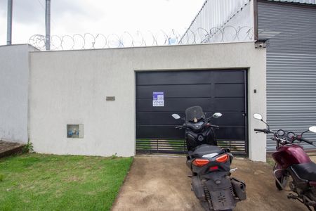 Casa à venda com 90m², 3 quartos e 2 vagasFachada