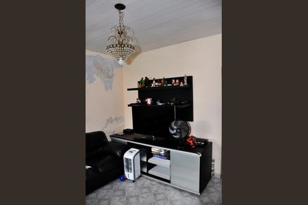 Detalhe - Sala de casa à venda com 3 quartos, 400m² em Jardim Monjolo, São Paulo