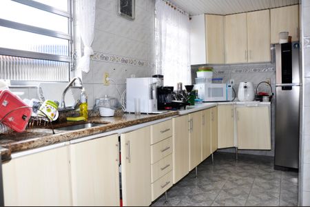 Casa à venda com 400m², 3 quartos e 3 vagas Casa à venda com 400m², 3 quartos e 3 vagasDetalhe - Cozinha