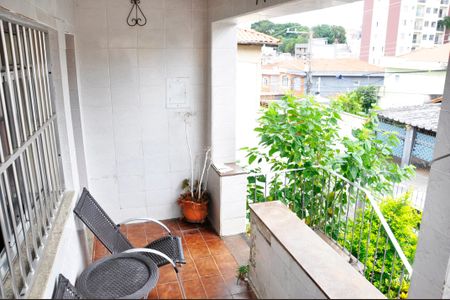 Casa à venda com 400m², 3 quartos e 3 vagas Casa à venda com 400m², 3 quartos e 3 vagasVaranda