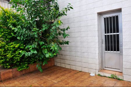 Casa à venda com 400m², 3 quartos e 3 vagas Casa à venda com 400m², 3 quartos e 3 vagasGaragem