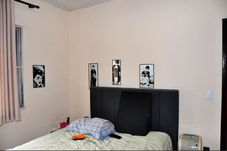 Casa à venda com 400m², 3 quartos e 3 vagas Casa à venda com 400m², 3 quartos e 3 vagasDetalhe - Quarto 01