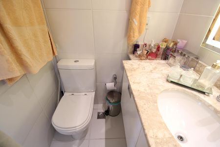 Apartamento à venda com 146m², 3 quartos e 2 vagasBanheiro da suíte 1