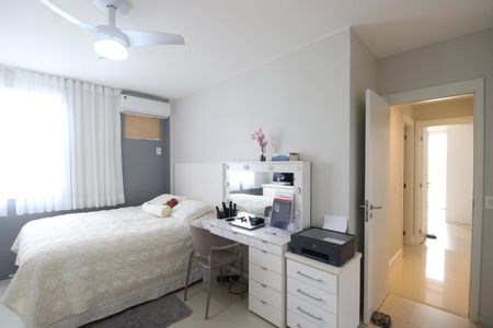 Apartamento à venda com 146m², 3 quartos e 2 vagasSuíte 1