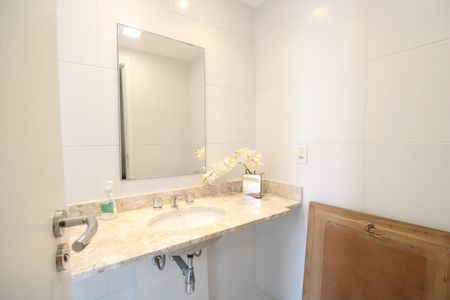 Apartamento à venda com 146m², 3 quartos e 2 vagasBanheiro da suíte 2