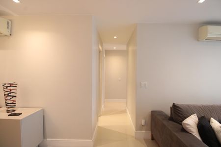 Sala - Corredor de apartamento à venda com 3 quartos, 146m² em Barra Olímpica, Rio de Janeiro