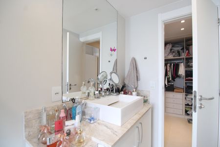 Apartamento à venda com 146m², 3 quartos e 2 vagasBanheiro da suíte 3