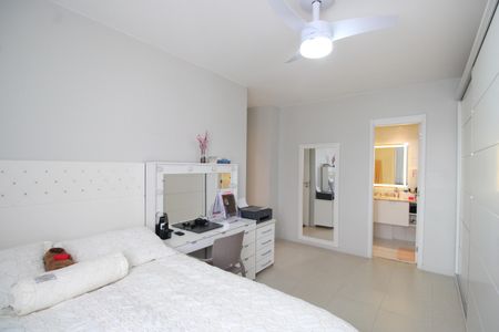 Apartamento à venda com 146m², 3 quartos e 2 vagasSuíte 1