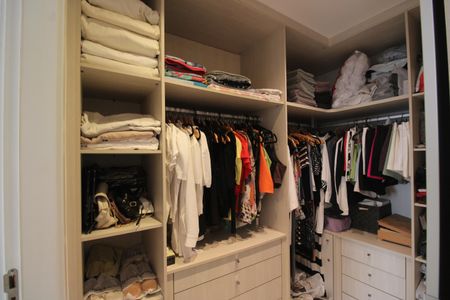 Apartamento à venda com 146m², 3 quartos e 2 vagasSuíte 3 - Closet