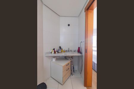 Apartamento à venda com 68m², 2 quartos e 2 vagasBanheiro da Suíte