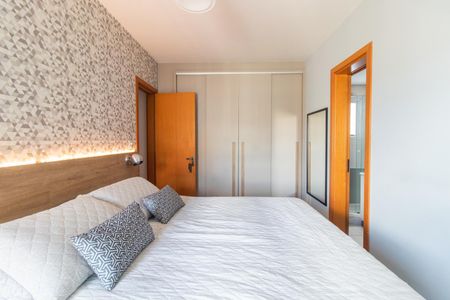 Apartamento à venda com 68m², 2 quartos e 2 vagasQuarto 2 - Suíte