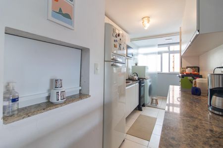 Apartamento à venda com 68m², 2 quartos e 2 vagasCozinha e Área de Serviço