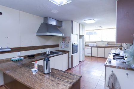 Casa de condomínio à venda com 970m², 7 quartos e 4 vagasCozinha