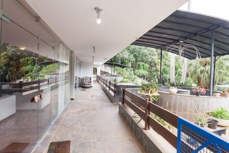 Varanda de casa de condomínio à venda com 7 quartos, 970m² em Ville de Montagne, Nova Lima