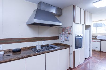 Casa de condomínio à venda com 970m², 7 quartos e 4 vagasCozinha