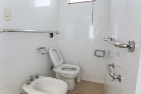 Casa de condomínio à venda com 970m², 7 quartos e 4 vagasBanheiro suite 2