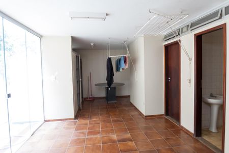 Casa de condomínio à venda com 970m², 7 quartos e 4 vagasÁrea de Serviço