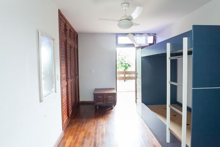 Casa de condomínio à venda com 970m², 7 quartos e 4 vagassemi suite 2