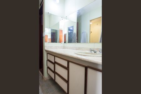 Casa de condomínio à venda com 970m², 7 quartos e 4 vagasbanheirosemi suite 3 e 4