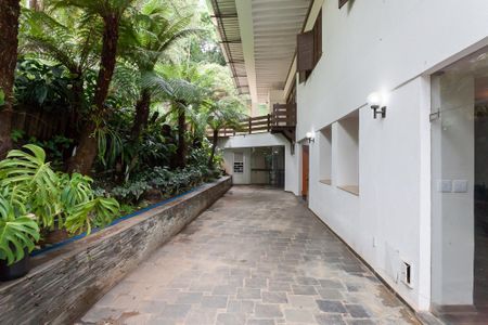 Casa de condomínio à venda com 970m², 7 quartos e 4 vagasVaranda