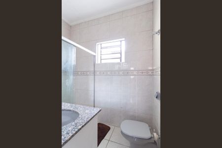 Casa à venda com 239m², 4 quartos e 3 vagasBanheiro da suíte 1