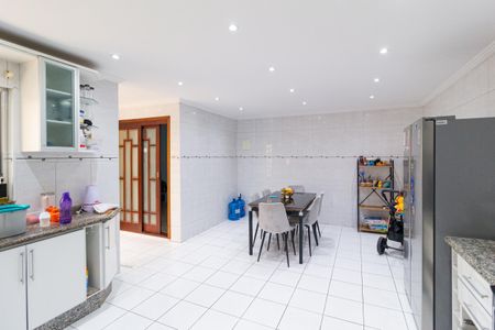 Casa à venda com 239m², 4 quartos e 3 vagasCozinha