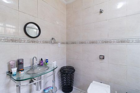 Casa à venda com 239m², 4 quartos e 3 vagasBanheiro da suíte 2