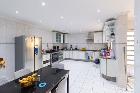 Casa à venda com 239m², 4 quartos e 3 vagasCozinha