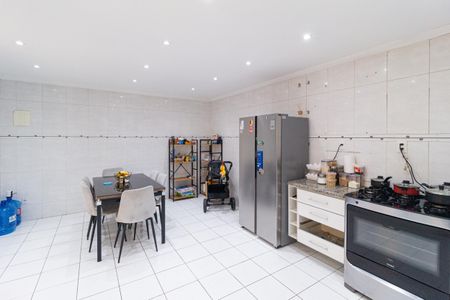 Casa à venda com 239m², 4 quartos e 3 vagasCozinha