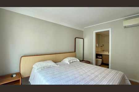 Apartamento à venda com 127m², 3 quartos e 1 vaga Apartamento à venda com 127m², 3 quartos e 1 vagaSuite