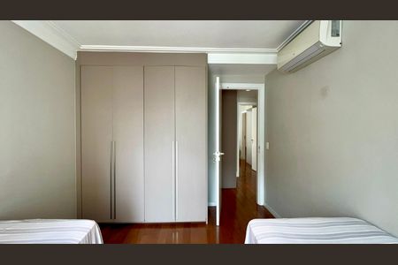 Apartamento à venda com 127m², 3 quartos e 1 vaga Apartamento à venda com 127m², 3 quartos e 1 vagaQuarto 2