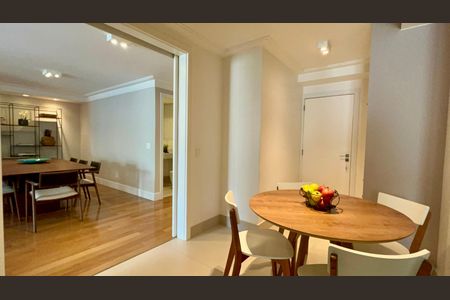 Apartamento à venda com 127m², 3 quartos e 1 vaga Apartamento à venda com 127m², 3 quartos e 1 vagaCozinha