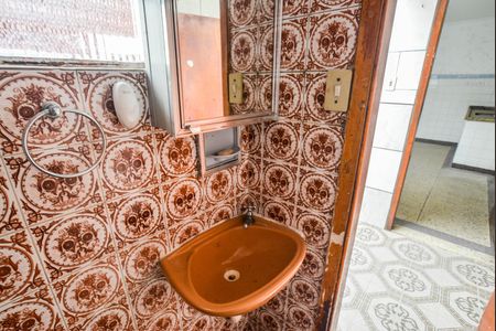 Casa à venda com 174m², 2 quartos e 3 vagasBanheiro Social