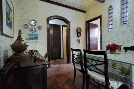 Casa de condomínio à venda com 202m², 3 quartos e 2 vagas Casa de condomínio à venda com 202m², 3 quartos e 2 vagasSala