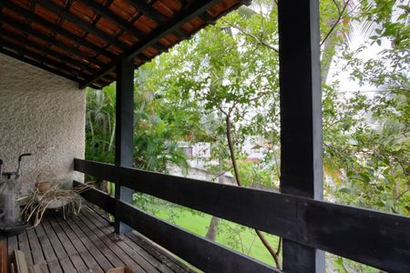 Casa de condomínio à venda com 202m², 3 quartos e 2 vagas Casa de condomínio à venda com 202m², 3 quartos e 2 vagasVaranda