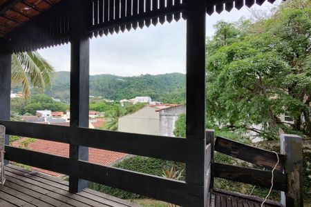 Casa de condomínio à venda com 202m², 3 quartos e 2 vagas Casa de condomínio à venda com 202m², 3 quartos e 2 vagasVaranda