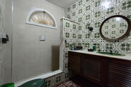 Casa de condomínio à venda com 202m², 3 quartos e 2 vagas Casa de condomínio à venda com 202m², 3 quartos e 2 vagasBanheiro da Suíte