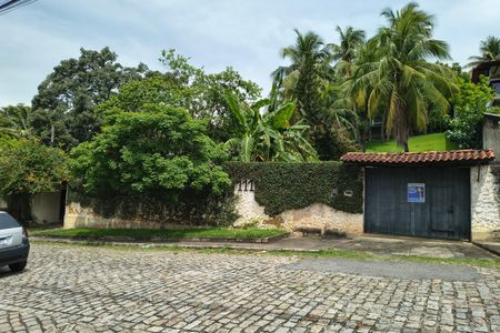 Casa de condomínio à venda com 202m², 3 quartos e 2 vagasFachada