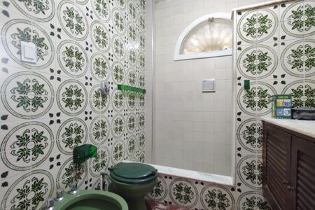 Casa de condomínio à venda com 202m², 3 quartos e 2 vagas Casa de condomínio à venda com 202m², 3 quartos e 2 vagasBanheiro da Suíte