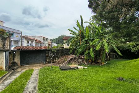 Casa de condomínio à venda com 202m², 3 quartos e 2 vagas Casa de condomínio à venda com 202m², 3 quartos e 2 vagasPiscina