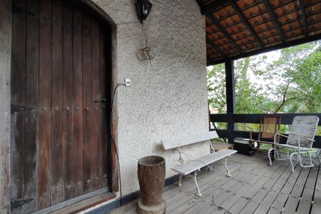 Casa de condomínio à venda com 202m², 3 quartos e 2 vagas Casa de condomínio à venda com 202m², 3 quartos e 2 vagasVaranda