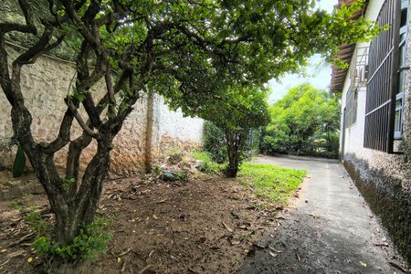 Casa de condomínio à venda com 202m², 3 quartos e 2 vagas Casa de condomínio à venda com 202m², 3 quartos e 2 vagasPiscina