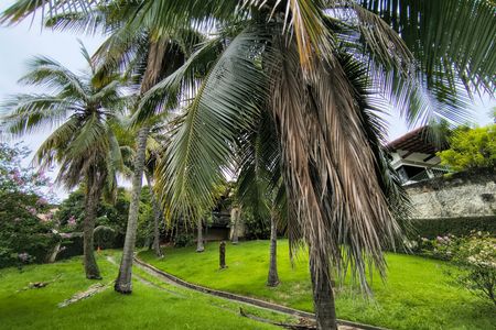 Casa de condomínio à venda com 202m², 3 quartos e 2 vagas Casa de condomínio à venda com 202m², 3 quartos e 2 vagasPiscina