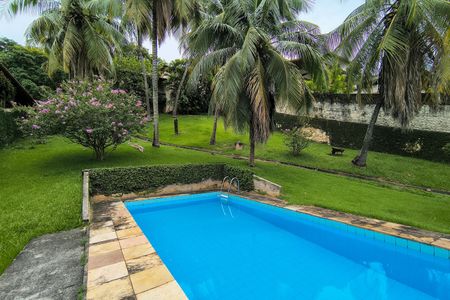 Casa de condomínio à venda com 202m², 3 quartos e 2 vagas Casa de condomínio à venda com 202m², 3 quartos e 2 vagasPiscina