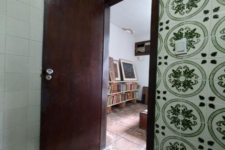 Casa de condomínio à venda com 202m², 3 quartos e 2 vagas Casa de condomínio à venda com 202m², 3 quartos e 2 vagasBanheiro da Suíte