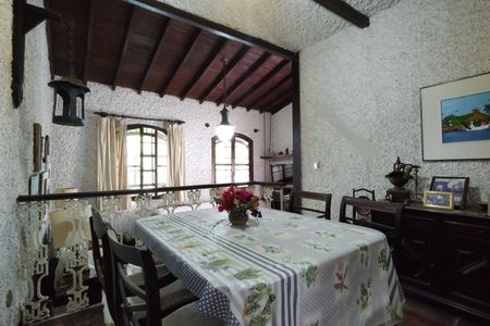 Casa de condomínio à venda com 202m², 3 quartos e 2 vagas Casa de condomínio à venda com 202m², 3 quartos e 2 vagasSala