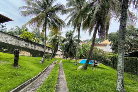 Casa de condomínio à venda com 202m², 3 quartos e 2 vagas Casa de condomínio à venda com 202m², 3 quartos e 2 vagasQuintal