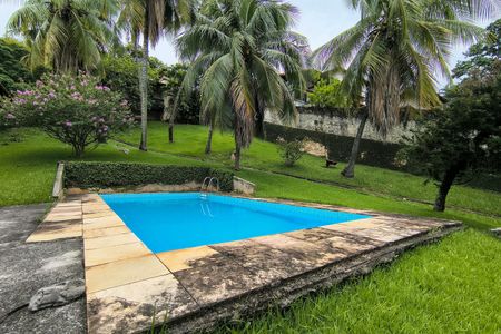 Casa de condomínio à venda com 202m², 3 quartos e 2 vagas Casa de condomínio à venda com 202m², 3 quartos e 2 vagasPiscina